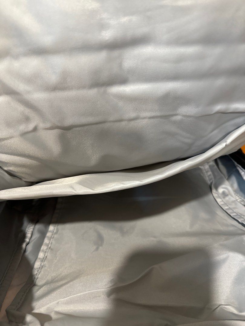 Yonex bag/backpack (Category: Backpacks) located in Singapore. Submitted by poke.pork (Listing ID 1323430708, Image 3). Description: Brand new never use before About length 47cm width 37cm 3 compartments.