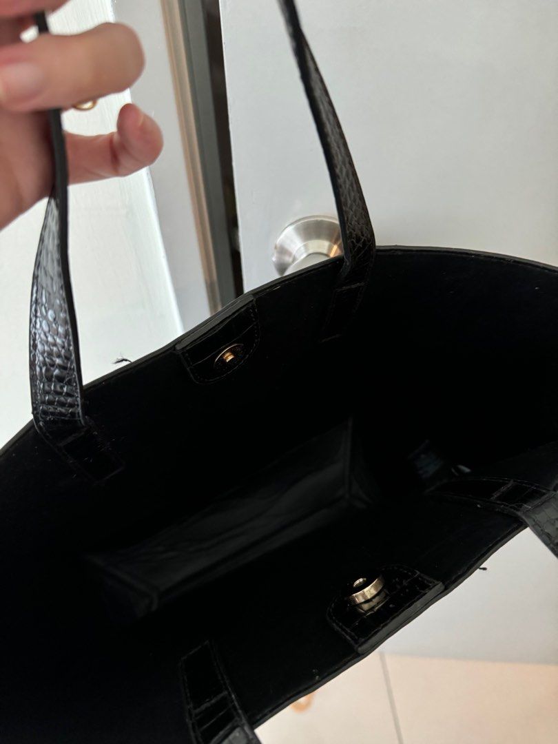 Zalora Black Tote Bag Women s Fashion Bags Wallets Tote Bags on Carousell
