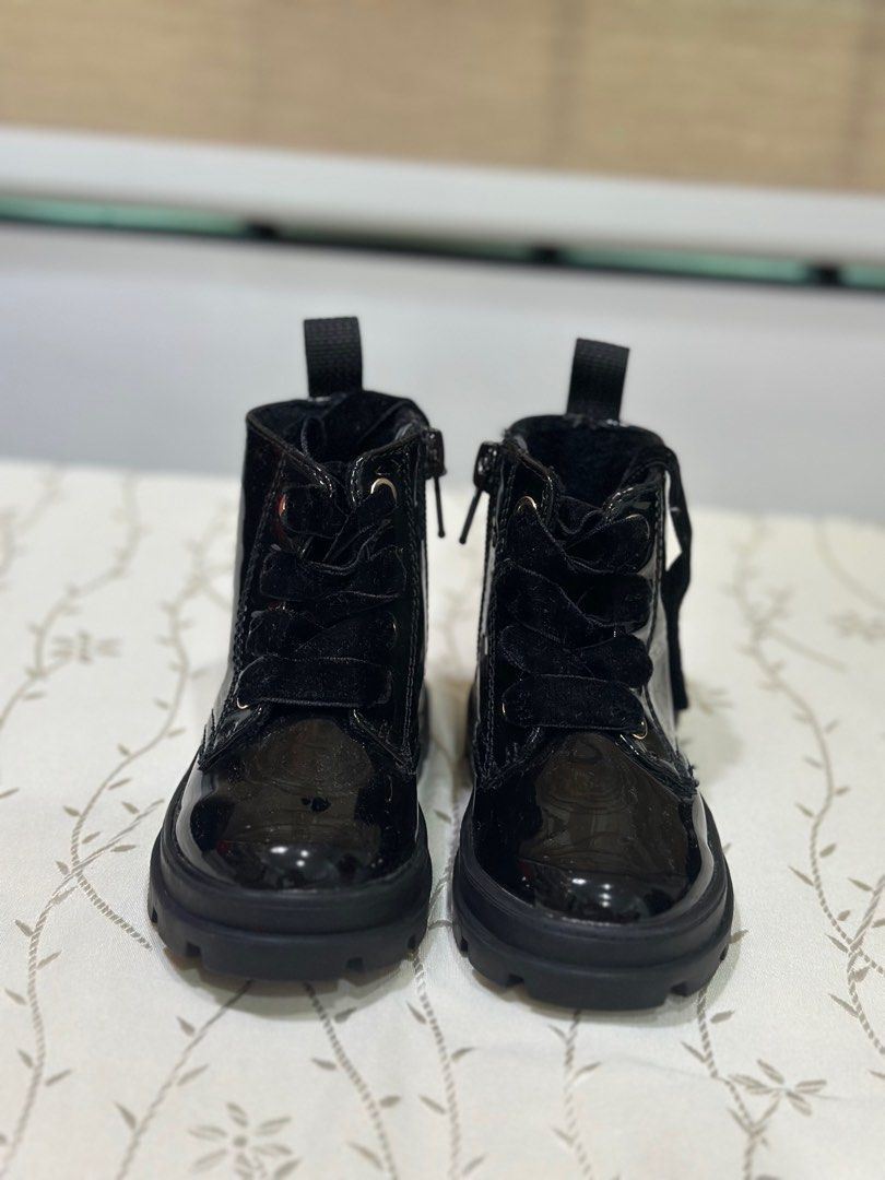 Zara Blacks Boots for Toddlers (Category: Babies & Kids Fashion) located in Manila. Submitted by declutter_rebuff (Listing ID 1323285897, Image 1). Description: .