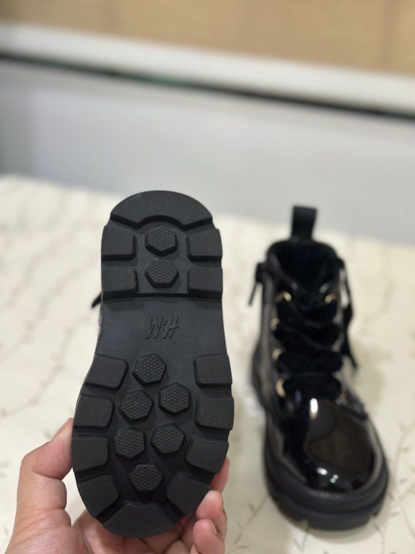 Zara Blacks Boots for Toddlers (Category: Babies & Kids Fashion) located in Manila. Submitted by declutter_rebuff (Listing ID 1323285897, Image 3). Description: .