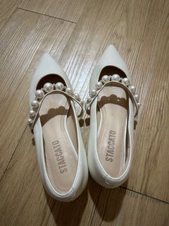 白色尖頭鞋64232218463105110