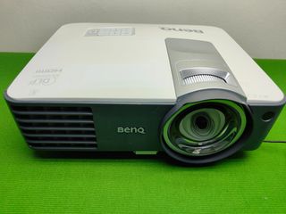 由 projetors (刊登 ID 1326504897，圖片 1) 提交，位於 的 (類別：)，說明：。