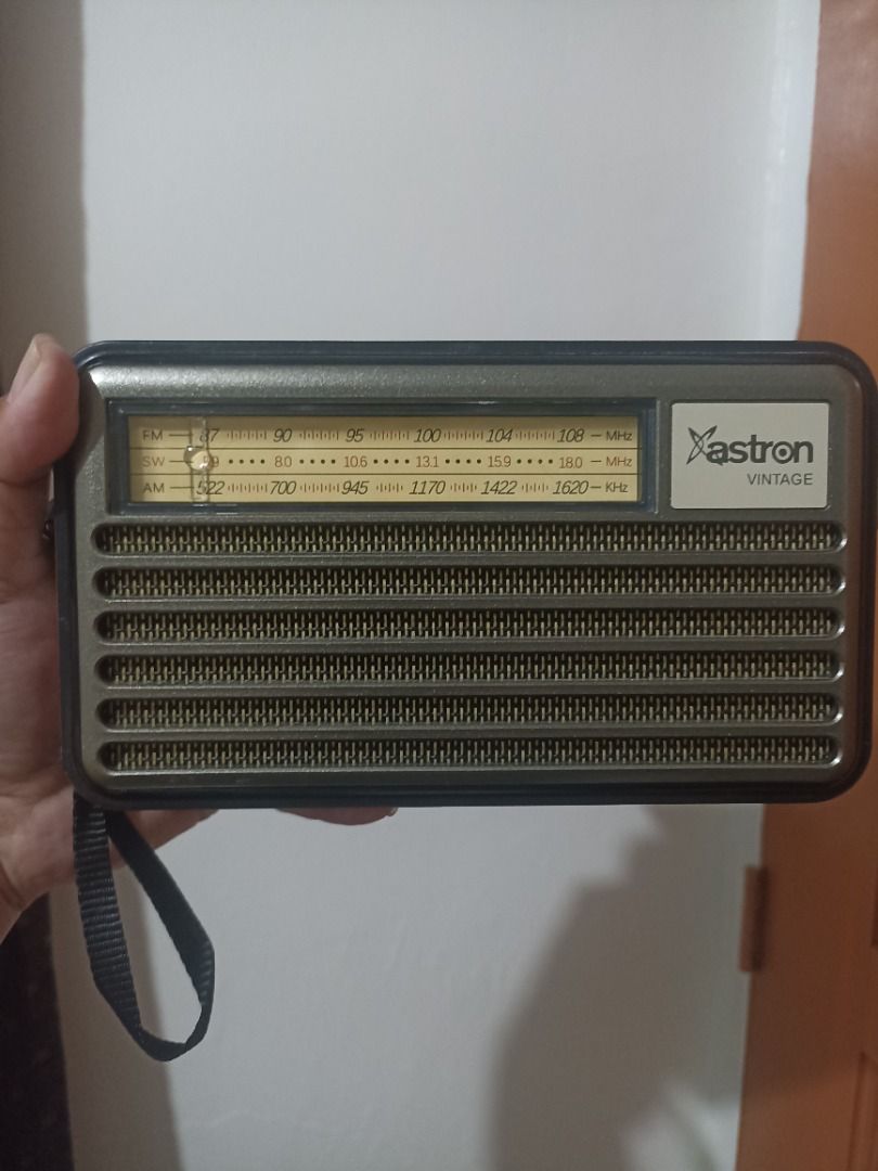 ASTRON Vintage AM/FM Solar Radio with Bluetooth, Audio, Soundbars ...