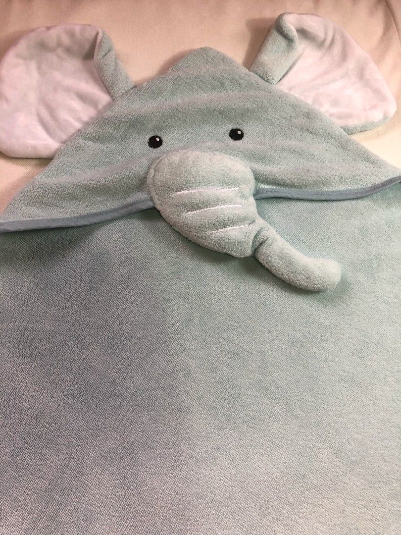 Baby Hooded Bath Towel (Category: Other Baby Bathing & Changing Needs) located in Bocaue. Submitted by aadcdc (Listing ID 1326581493, Image 1). Description: Baby Hooded Bath Towel 400 Condition: Brand New Super soft and absorbent Just kept in storage.