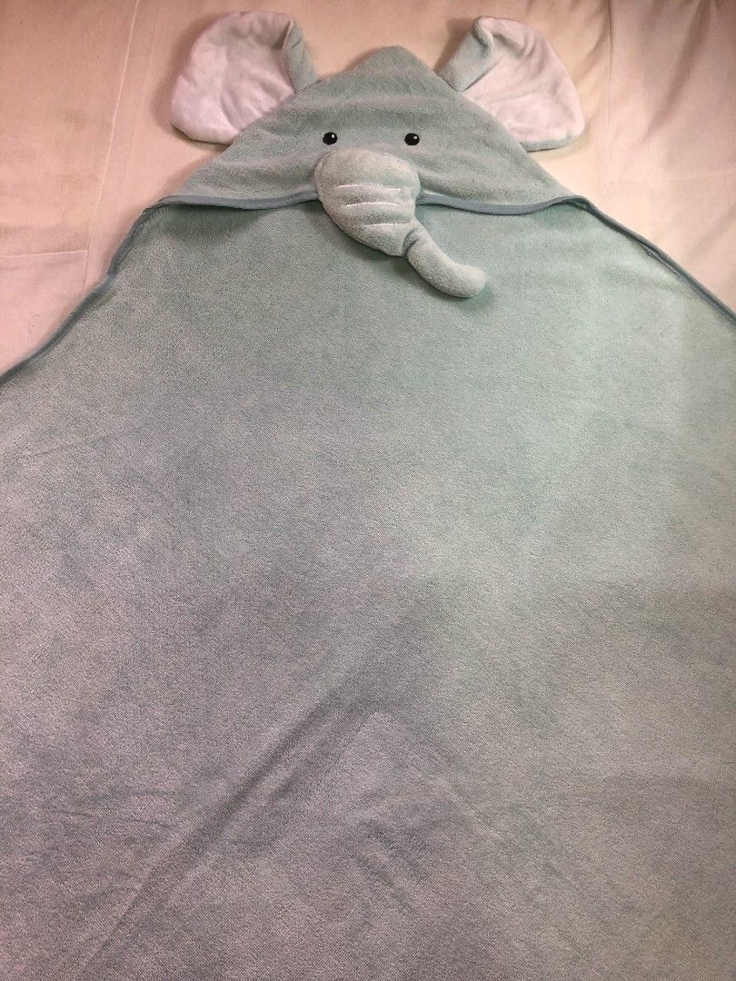 Baby Hooded Bath Towel (Category: Other Baby Bathing & Changing Needs) located in Bocaue. Submitted by aadcdc (Listing ID 1326581493, Image 2). Description: Baby Hooded Bath Towel 400 Condition: Brand New Super soft and absorbent Just kept in storage.