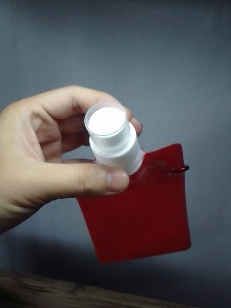 CHERRY MOBILE 500 ML WATER BAG (Category: Water Bottles & Tumblers) located in Mandaluyong City. Submitted by neko.neko21 (Listing ID 1326551975, Image 3). Description: SIZE : 9 INCHES FORMAT : BEVERAGE / WATER STORAGE REMARK : - FROM CHERRY MOBILE - IN GREAT CONDITION - NO STAINS, ODORS AND DAMAGES - 500ML CAPACITY PAYMENT METHOD - BDO - BANK OF COMMERCE - G CASH - CASH (on pick up) *SHIPPING or PICK UP - PICK UP - Talia Bldg. Boni Ave. Mandaluy