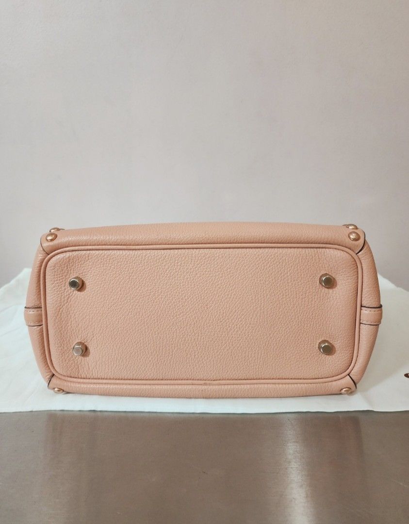 Coach Empire Lacquer Rivets Carryall Satchel Bag (Category: Cross-body Bags) located in Valenzuela. Submitted by absolutelychick (Listing ID 1326601908, Image 3). Description: L 11" x W 5.75" x H 8" with original dustbag jrs, lbc, j&t lalamove/grab ready.