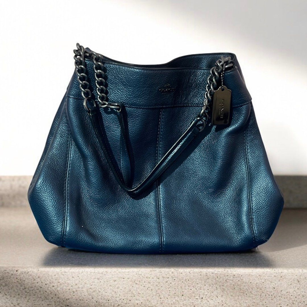 Coach lexy large navy chain shoulder preloved Barang Mewah Tas Dompet di Carousell