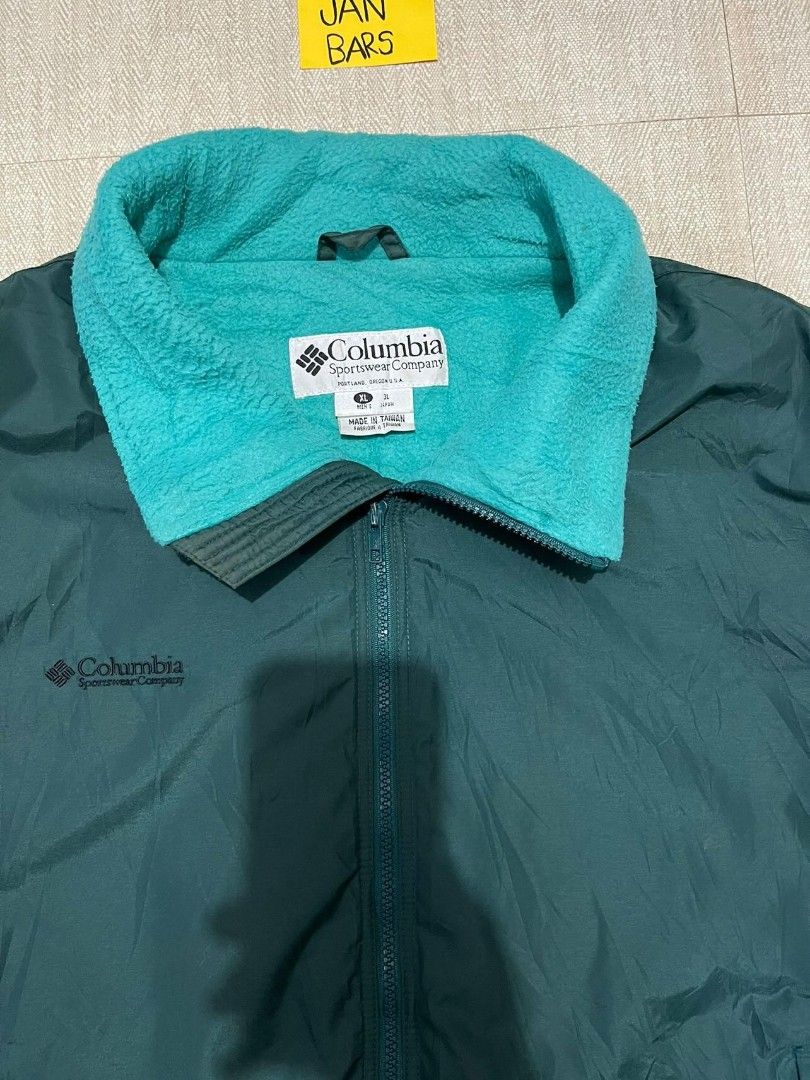 Columbia Falmouth Parka (Category: Coats, Jackets and Outerwear) located in Davao. Submitted by janbars (Listing ID 1326606364, Image 3). Description: Columbia Falmouth Parka Size XL W30/L27.5 dimes Excellent condition Issue stain not sure if makukuha nasa last pic 999 + sf Mindanao Davao del Norte 📌.