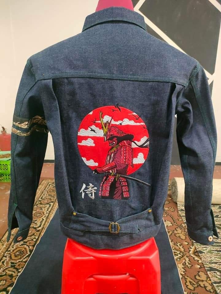 customade jacket (Category: Coats, Jackets and Outerwear) located in Rengit. Submitted by jumiah291 (Listing ID 1326619285, Image 1). Description: customade denim jacket fabric narrow vtg 13.7oz(japan) logo sanuarai full sulam pit22..