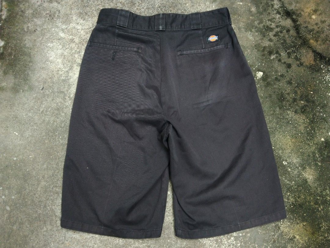 Dickies double patch (Category: Shorts) located in Manila. Submitted by jairus_clothing11 (Listing ID 1326577011, Image 2). Description: FOR SALE size width:32 length:25 leg opening:12 if I'm not online on the carousel pls direct message me on my fb page Jailina Clothing. thank you.