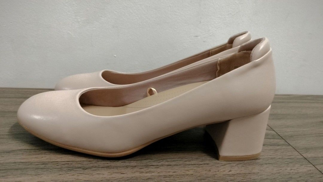 Formal shoes Beige with heels