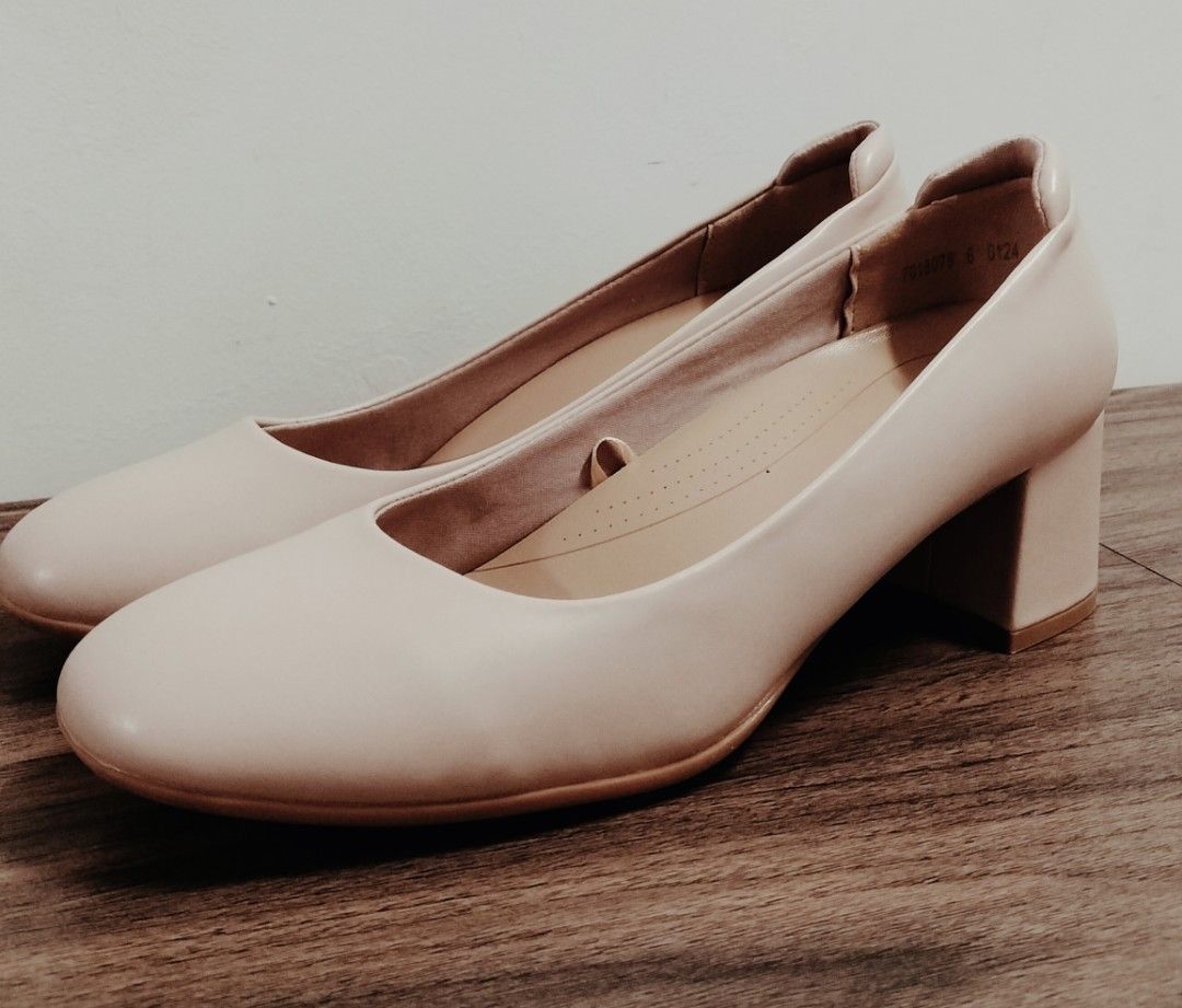 Formal shoes Beige with heels