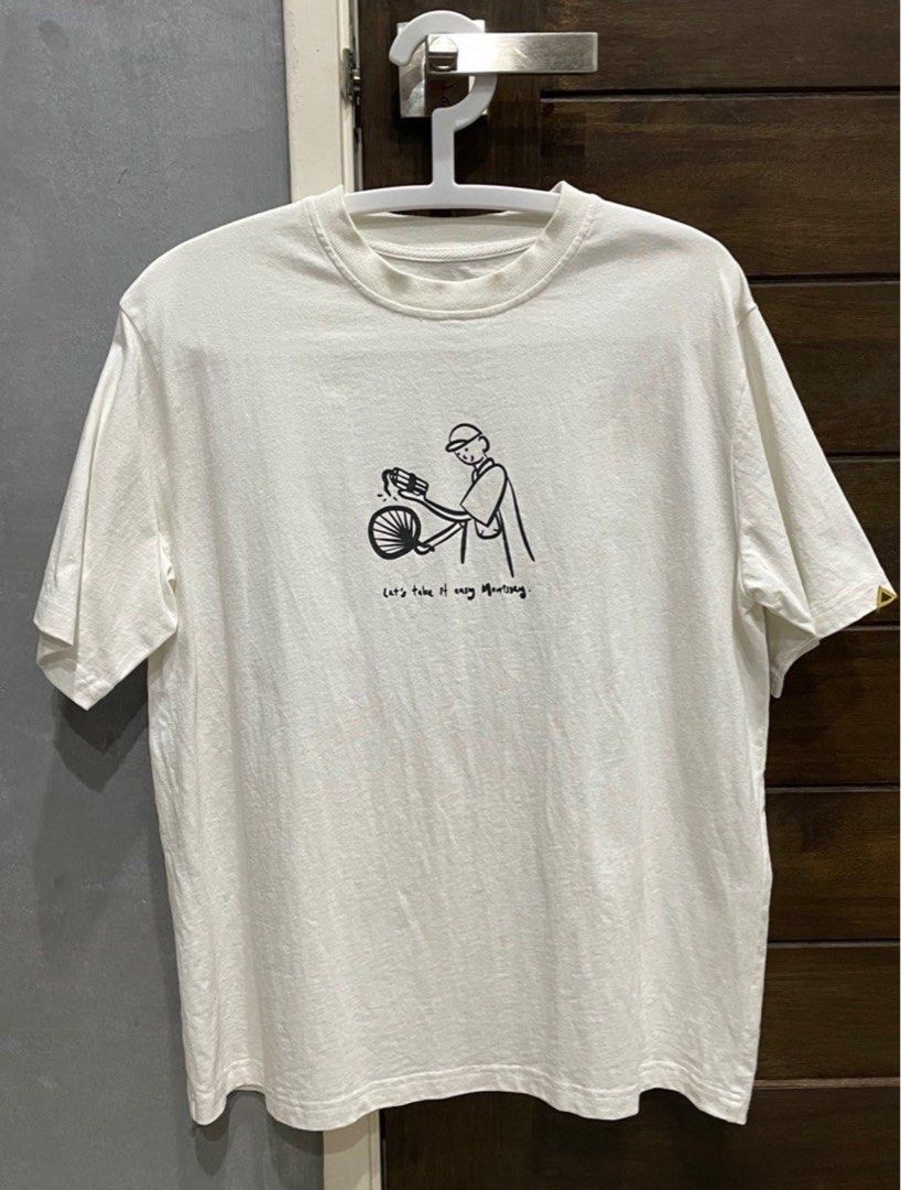 Futuremade Studio Tee (Category: Tshirts & Polo Shirts) located in Bukit Mertajam. Submitted by yeeshun_ (Listing ID 1326648701, Image 1). Description: Free Shipping.