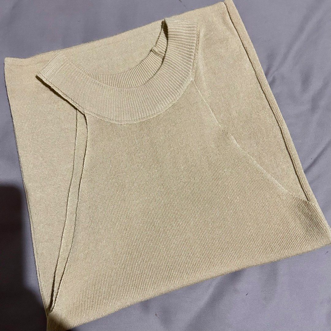 Halter Knit Top in Nude (Category: Sleeveless) located in Caloocan City. Submitted by escolar (Listing ID 1326634955, Image 2). Description: New Free size.