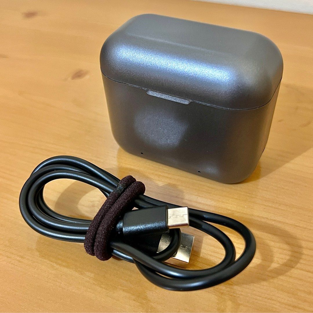 Insta360 X3 Charging Hub - Fast Charger (Category: Batteries & Chargers) located in San Fernando. Submitted by ducklutter (Listing ID 1326554680, Image 2). Description: Unbranded / Unknown Brand Model BC-IS360X3B 2 slots Can fit original or unbranded batteries With 2 micro SD card slots Good working condition What you see is what you get No adapter included No returns No refunds No warranties 🤝 e l y u 💵 g c a s h / m a y a can do cod or cop bu