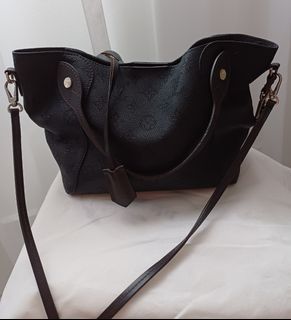 (Category: ) located in . Submitted by luxestuff.sg (Listing ID 1326596444, Image 1). Description: .