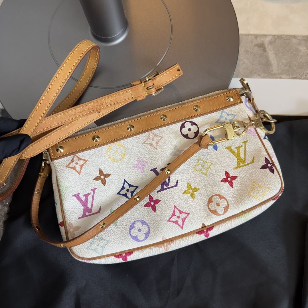 Louis vuitton pochette accessoires bag outlet