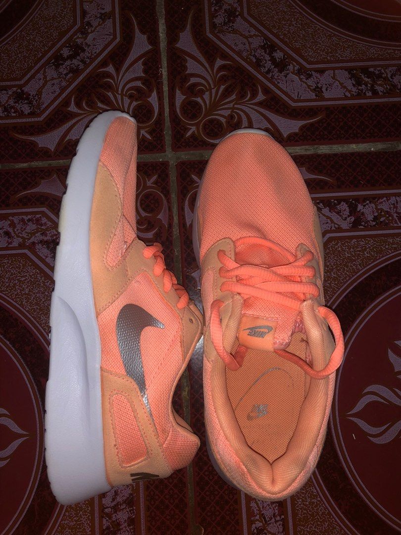 Original BNWD sepatu running NIKE Kaishi Run Sunset glow Fesyen Wanita Sepatu di Carousell
