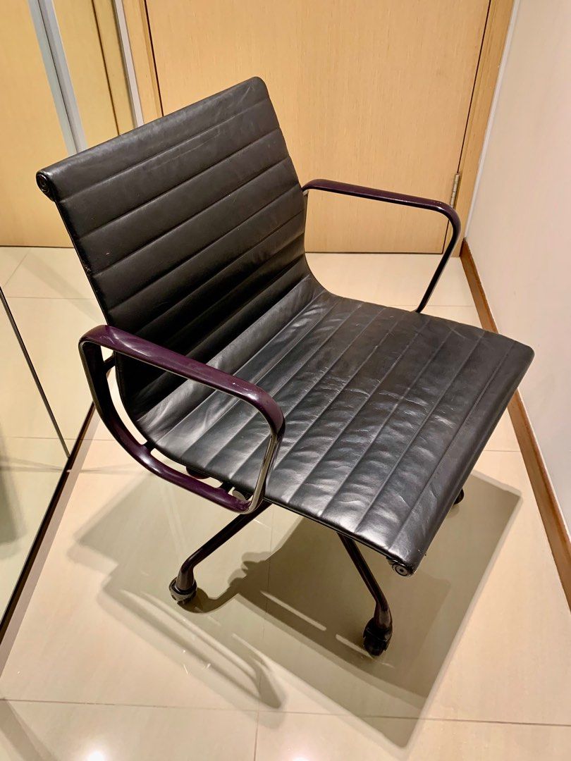 eames EA335 Limited Edition