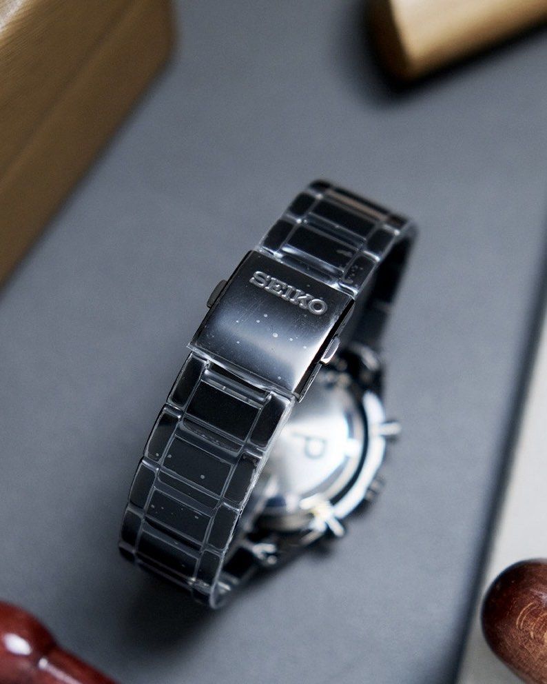 Seiko Chronograph Black Watch Ref. SSB093 SSB093P1