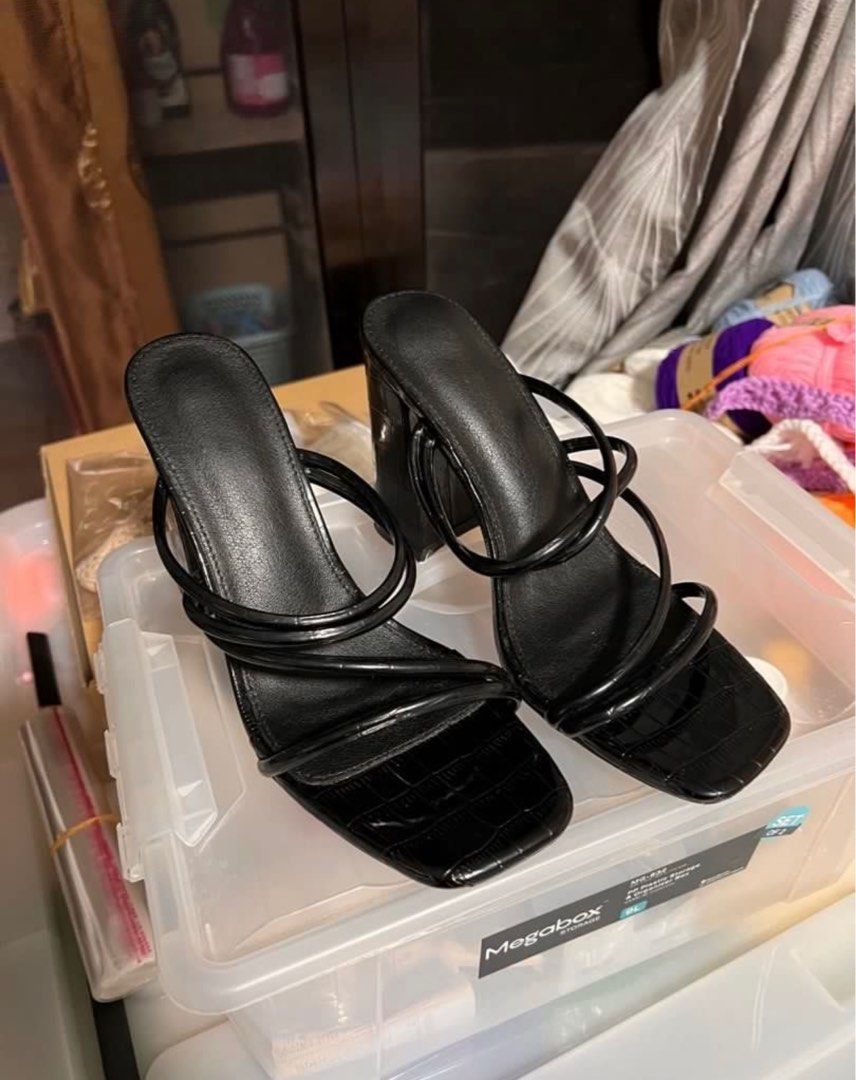 Shein Chunky Heel Mule Sandal (Category: Sandals) located in Taytay. Submitted by jadelejano (Listing ID 1326606783, Image 2). Description: Size 6 wmns Rush Sale Used twice on a company event 250 only.
