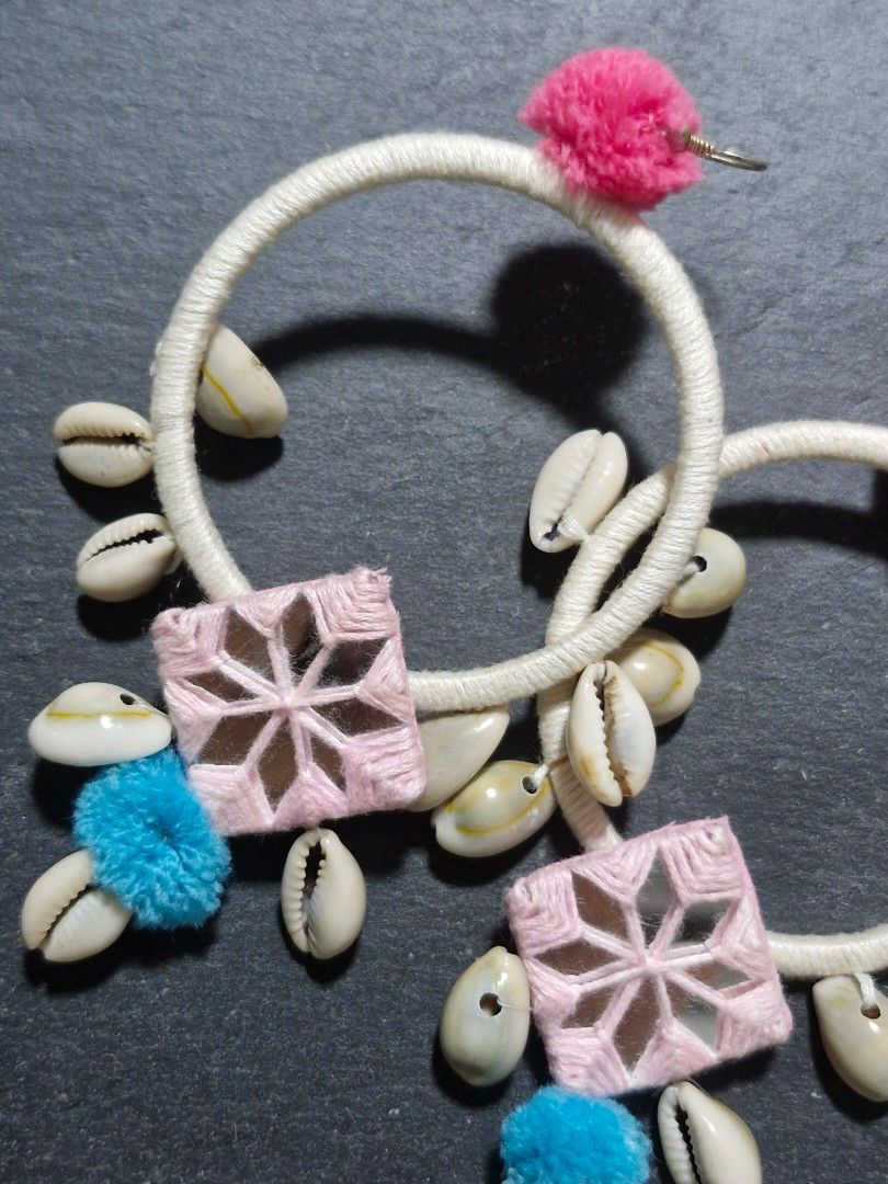 Shell Loop Ear Ring (Category: Earrings) located in Singapore. Submitted by fazlinabanu10 (Listing ID 1326641579, Image 2). Description: Brand New! Unqiue design!.