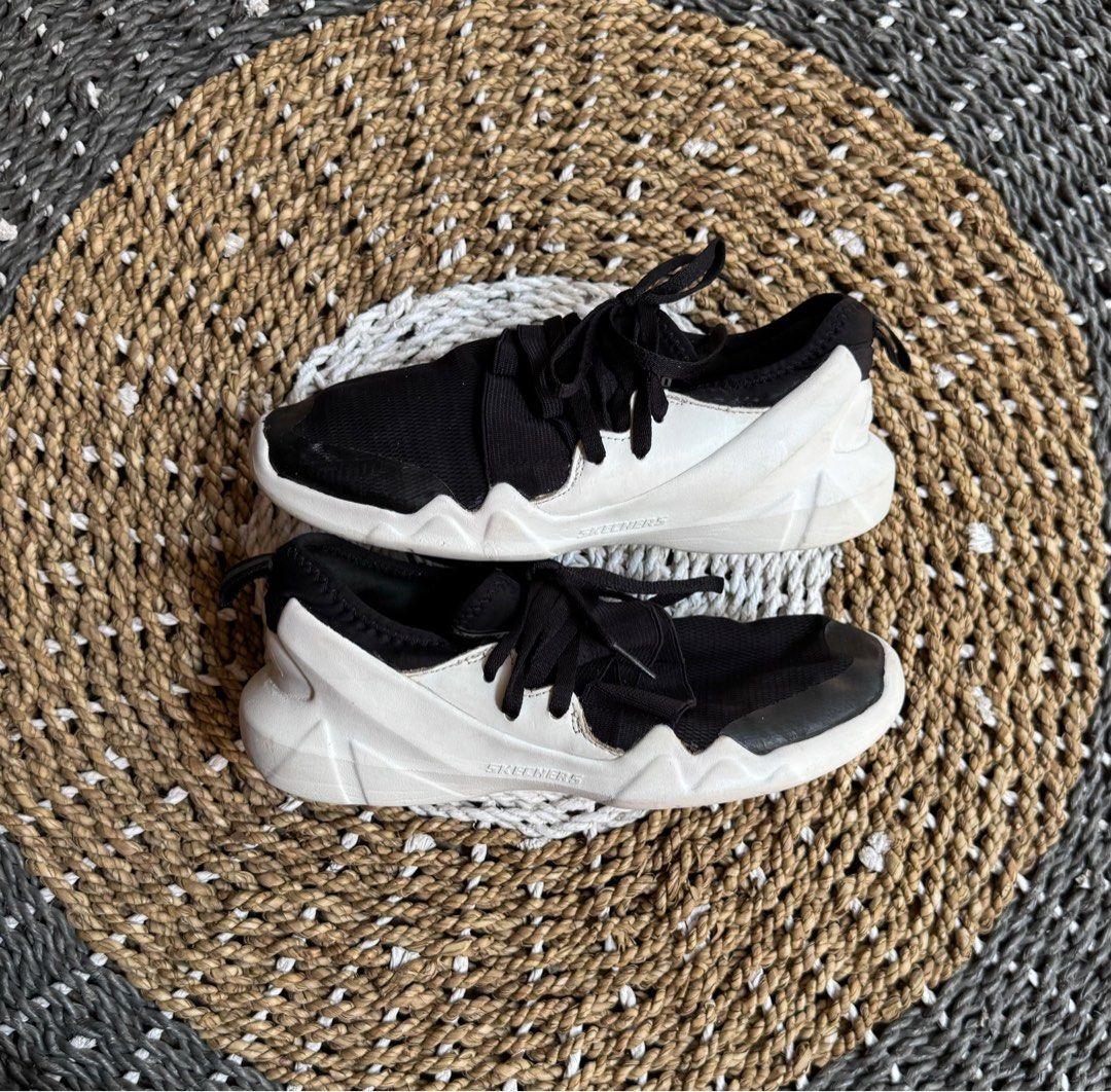 Skechers DLTA Women, Fesyen Wanita, Sepatu di Carousell