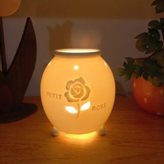 Small footed porcelain lamp