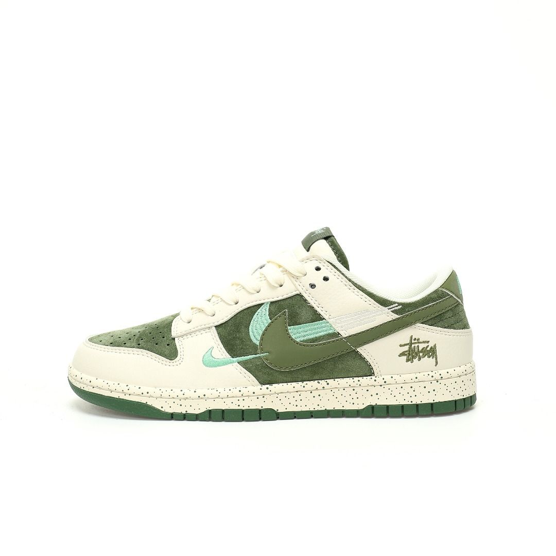 Stussy x Nike By You SB Dunk Low Retro Men s Fashion Footwear Sneakers on Carousell