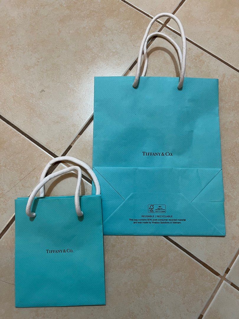 Tiffany medium and small paper bag (Category: Luxury Bags & Wallets) located in Manila. Submitted by toffanini (Listing ID 1326583545, Image 1). Description: .