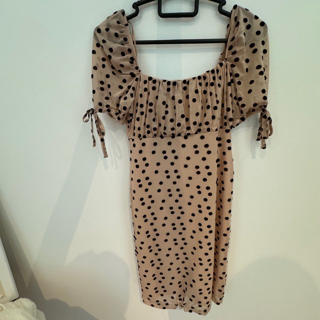 TOPSHOP Beige Polkadot Bodycon Mini Dress, Women's Fashion, Dresses & Sets,  Dresses on Carousell