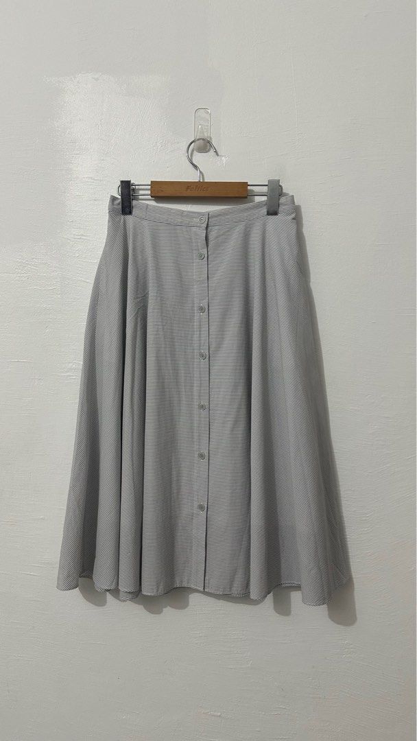 Uniqlo Front Button Circular Skirt Women s Fashion Bottoms Skirts on Carousell