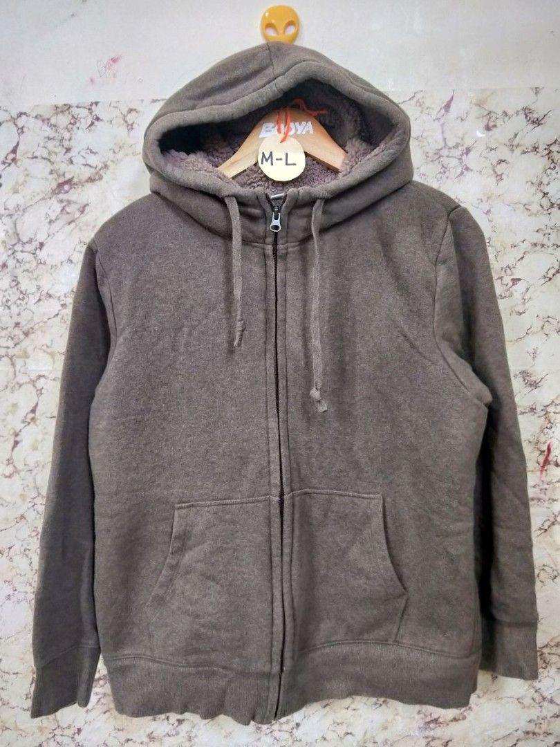 UNIQLO Sherpa Hoodie Men s Fashion Coats Jackets and Outerwear on Carousell