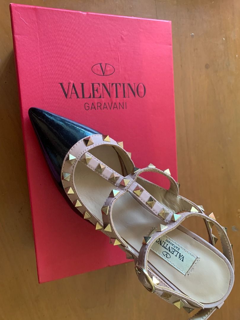 Valentino Garavani Black Leather High Heels Rockstud shoes