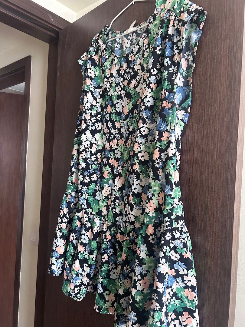 Buy dresses in bulk sales