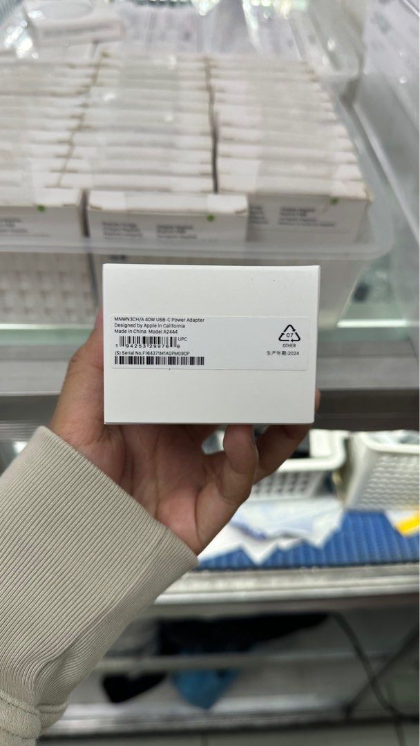 40W Apple Adapter (Category: Chargers & Cables) located in San Juan City. Submitted by seller_accessories (Listing ID 1326769594, Image 3). Description: - fast charging adapter - 40 watts - one port usb-c - recommended for iphone 13-16 - orig type .