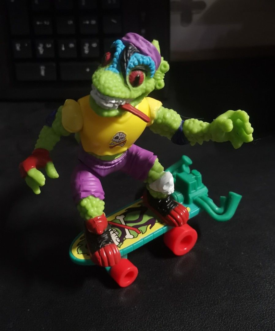 5pcs TMNT CLASSIC FIGURES REISSUE SET (Category: Figurines & Statues) located in Silang. Submitted by wrong2913 (Listing ID 1326799834, Image 2). Description: For sale 5pcs TMNT CLASSIC FIGURES REISSUE SET - 5000php - ALL COMES WITH COMPLETE ACCESSORIES *krang *wingnut *baxter *mondo *genghis GMA CAVITE MEETUP.