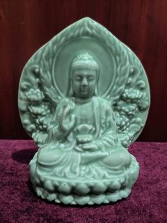 (Category: ) located in . Submitted by eun.yi.antique (Listing ID 1326761823, Image 1). Description: .