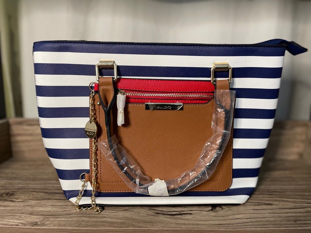 Aldo Bags (Category: Tote Bags) located in Malabon City. Submitted by mark3094 (Listing ID 1326841102, Image 1). Description: On Sale Aldo Tote bags / Shoulder bags.