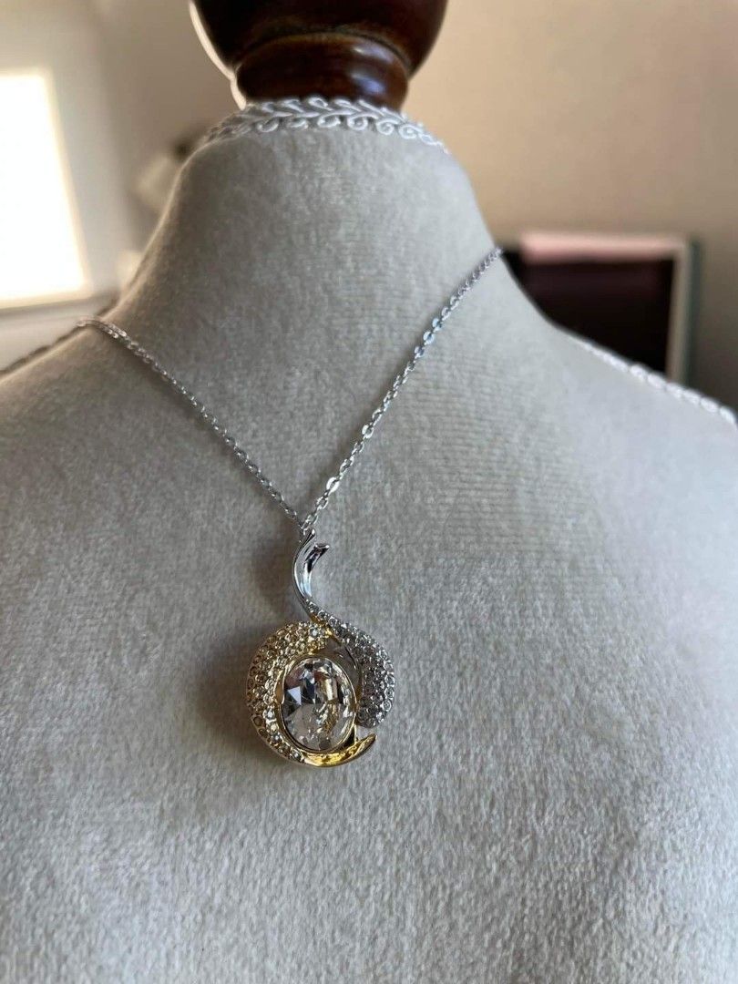 Authentic Swarovski Necklace (Category: Other Accessories) located in Manila. Submitted by junri0 (Listing ID 1326773401, Image 3). Description: Fish Design.