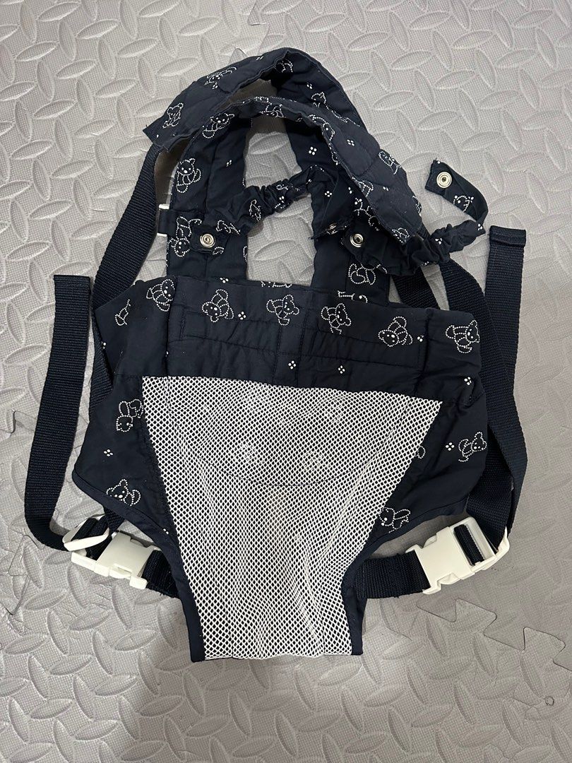 Baby Carrier (Category: Carriers & Slings) located in Pasig City. Submitted by ceedeevee (Listing ID 1326821858, Image 1). Description: Soft carrier Bought at Enfant Uptown Mall BGC Slightly used. No issues RFS: Outgrown MOP: Gcash, Maya.