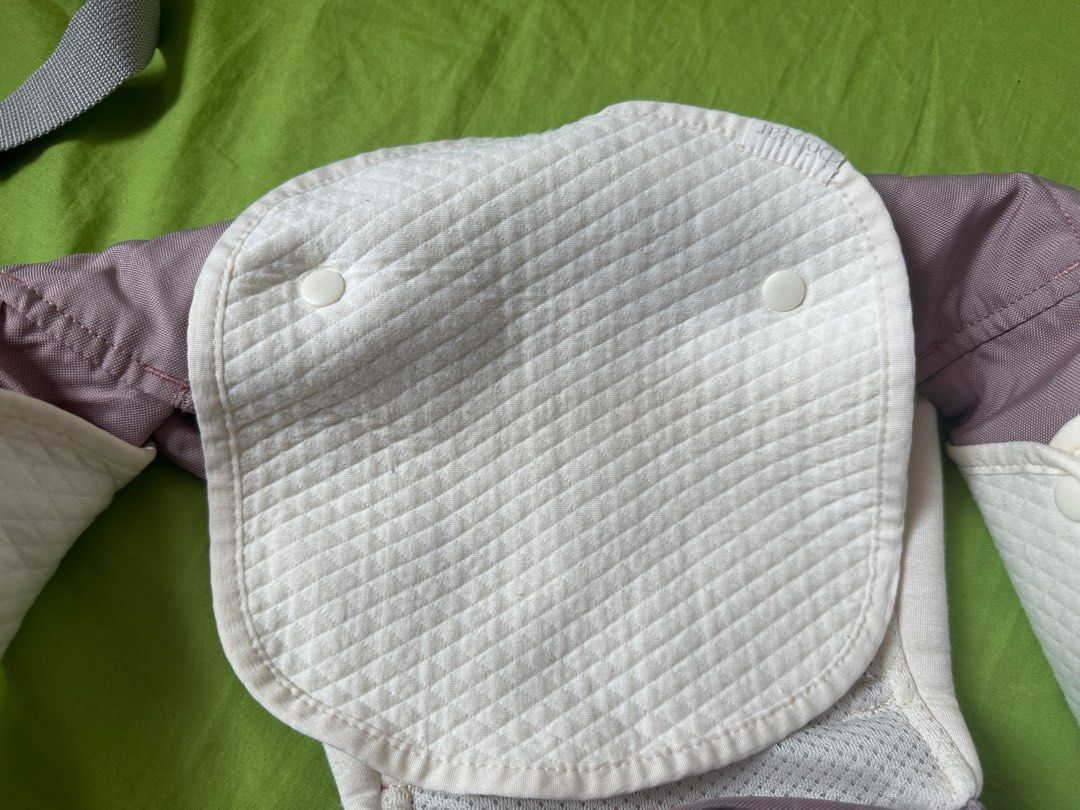 Bebear mesh carrier (Category: Carriers & Slings) located in Quezon City. Submitted by maricrisdiokno (Listing ID 1326810439, Image 3). Description: RFS: decluttering.
