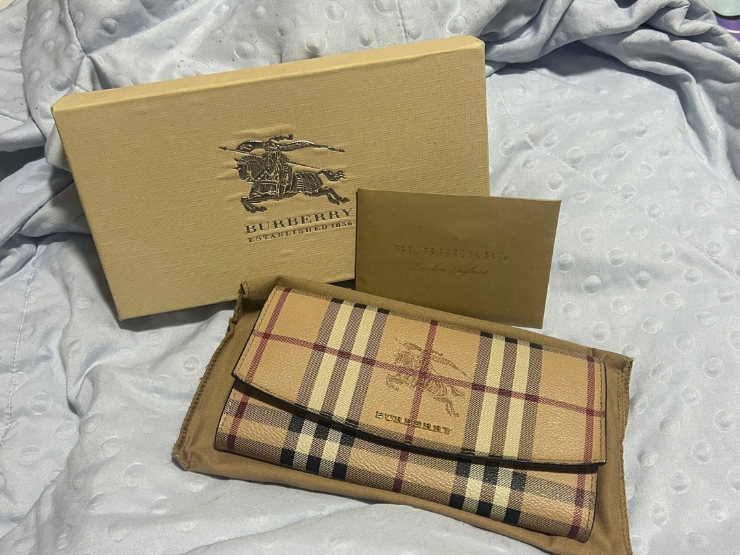 Burberry haymarket wallet new arrivals