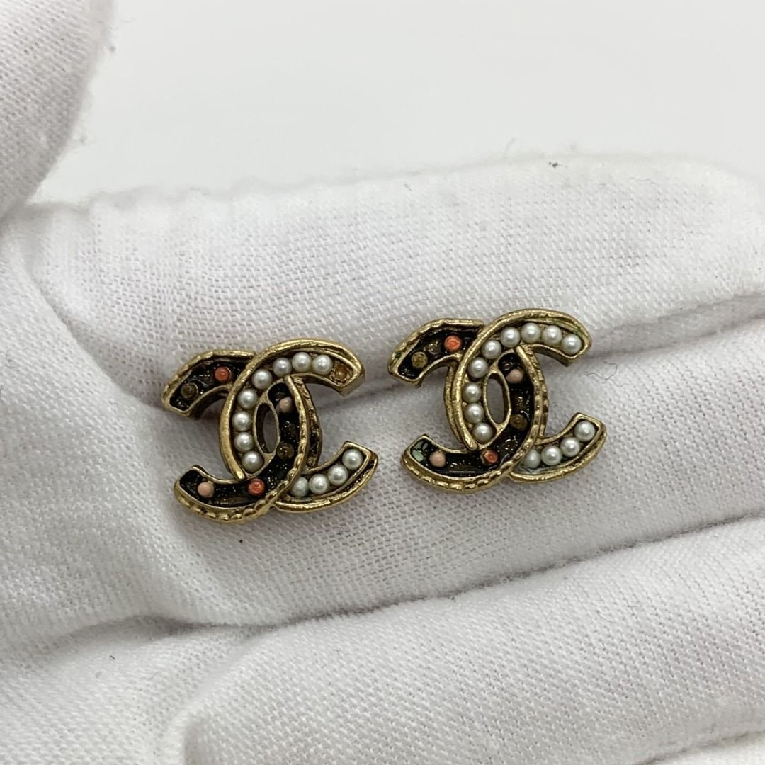 CHANEL PEARL GOLD 11A CC COCO MARK EARRINGS 247047006 Luxury Accessories on Carousell