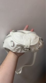 （分類：）位於 。 由 charlesstoo 提交（商品編號 1326773095，圖片 1）。簡介： 。