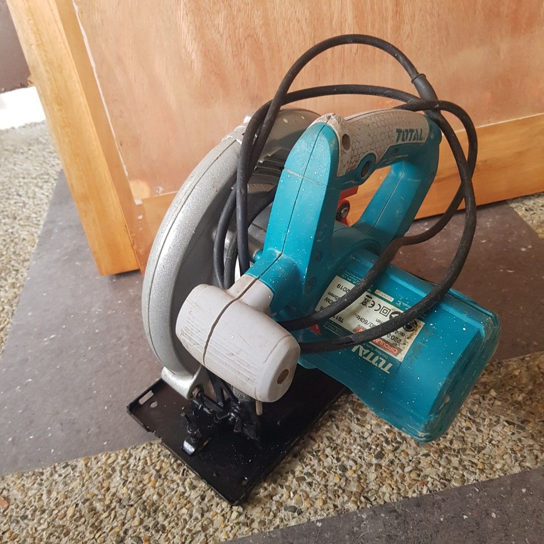 Circular saw Total brand 1400w (Category: Construction Tools & Equipment) located in Caloocan City. Submitted by storediscount (Listing ID 1326689333, Image 3). Description: nasa photo napo yung description lightly used used for house renovation.