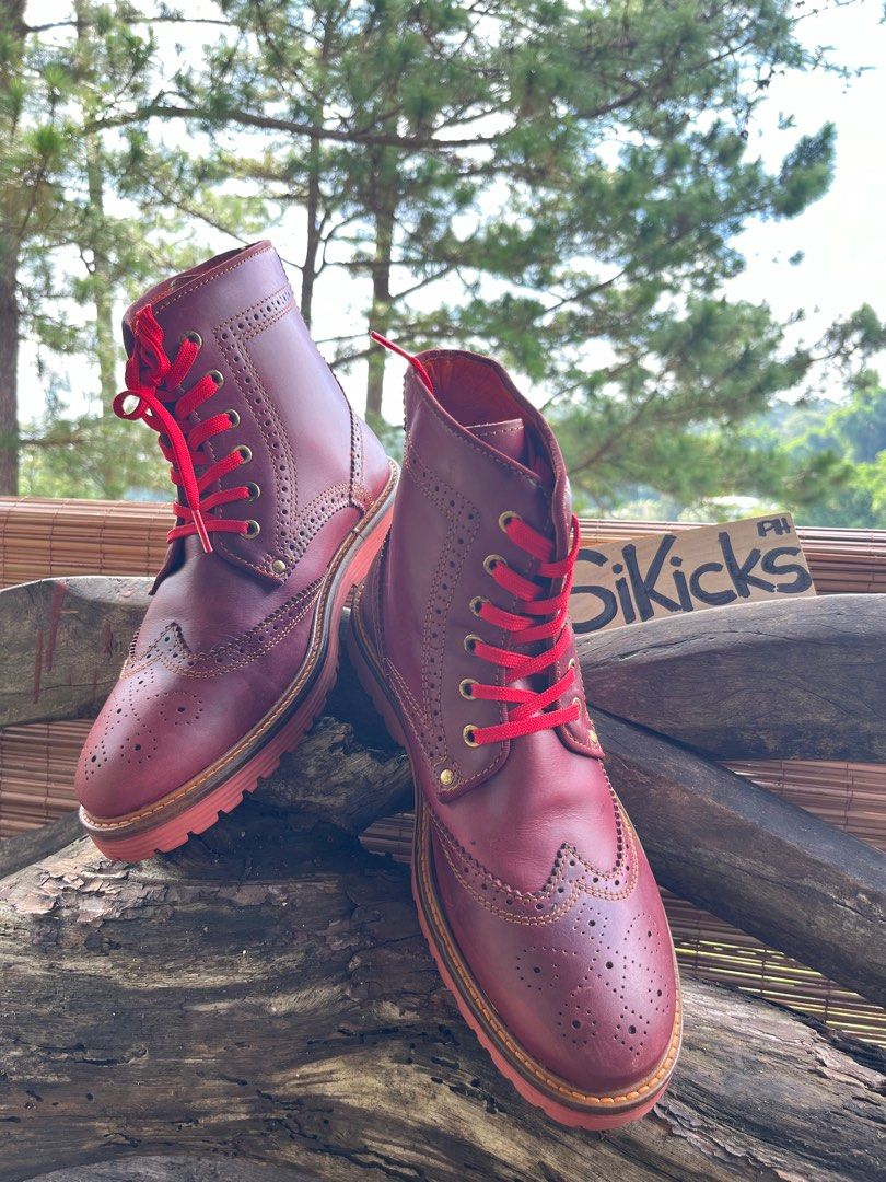 Danner Medallion boots 8.5us mens (Category: Boots) located in La Trinidad. Submitted by sikicksforlife (Listing ID 1326788929, Image 1). Description: 8.5us mens In good condition No box We ship nationwide DM for more details Thank you 😊 .