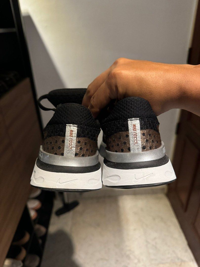 women's nike revolution 5 black metallic copper