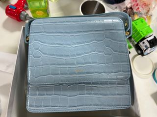 （分類：）位於 。 由 venuslam_c 提交（商品編號 1326802400，圖片 1）。簡介： 。